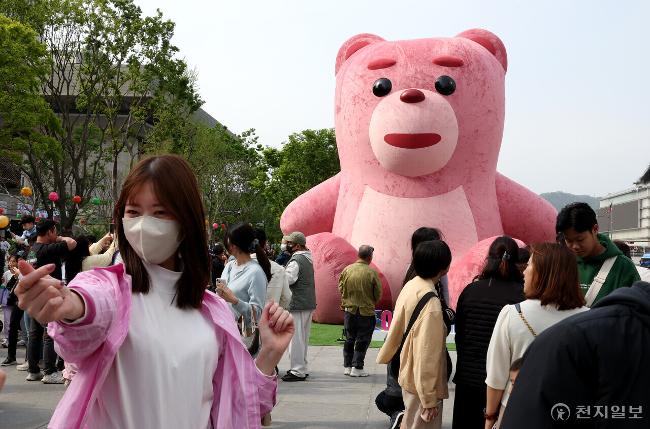 [천지일보=박준성 기자] 30일 오후 서울 광화문광장에 마련된 서울페스타 2023 - 서울 컬처 스퀘어에 대형 벨리곰이 설치돼 있다. ⓒ천지일보 2023.04.30.