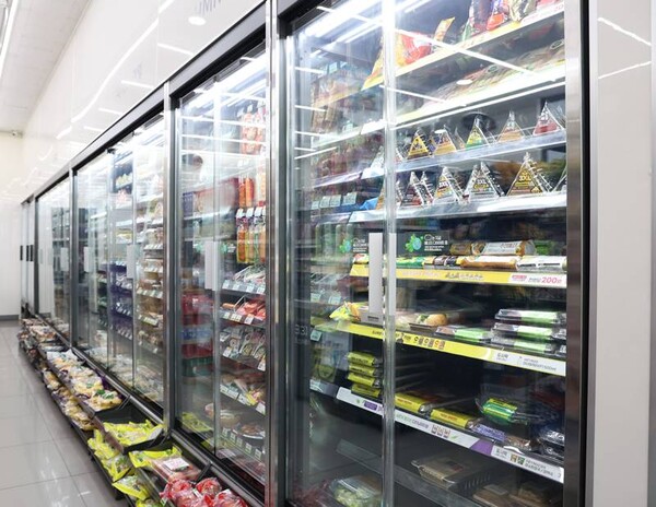 CU가 시범 도입한 밀폐형 냉장고. (제공: BGF리테일)