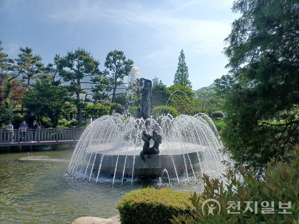 경남지도모양 연못. (제공: 경남도)ⓒ천지일보 2023.05.24.