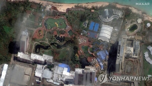 태풍이 지나간 후 괌 호텔을 찍은 위성 사진. (출처: 연합뉴스)