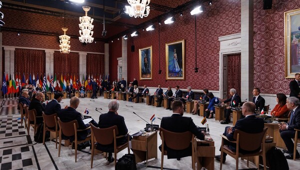 1일(현지시간) 노르웨이 오슬로 시청에서 열린 북대서양조약기구(NATO, 나토) 외교장관회의. (출처: 연합뉴스)