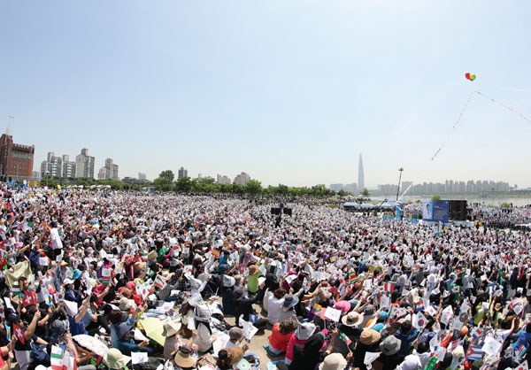 2018년 5월 25일 세계평화선언 5주년을 기념해 서울 뚝섬한강공원 일대에서 기념식이 열리고 있다. 이 기념식은 세계 50여개국 80여개 도시에서 동시에 진행됐다. (제공: HWPL) ⓒ천지일보 2023.06.20.