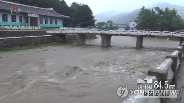 지난해 8월 북한 곳곳서 발생한 장마성 폭우. (출처: 연합뉴스)