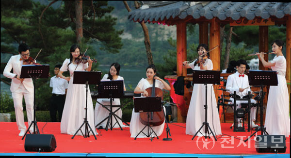 2015년 9월 18~19일 9.18 평화만국회의 제1주년 기념식이 진행됐다.  19일 HWPL 평화연수원에서 진행된 공연 모습. (제공: HWPL) ⓒ천지일보 2023.07.06.