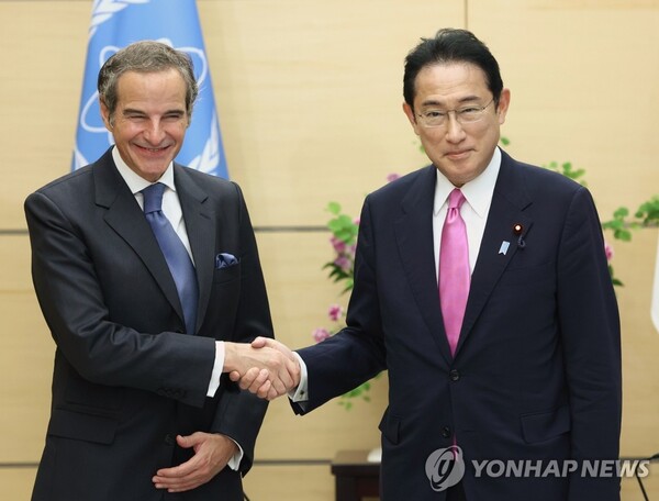 지난해 5월 IAEA 사무총장 만난 기시다 일본 총리. (출처: 연합뉴스)