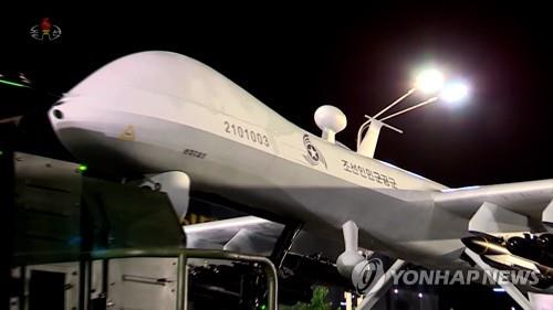 북한 조선중앙TV는 2023년 7월 28일 오후 3시부터 전날 밤에 열린 '전승절'(6·25전쟁 정전협정체결일) 70주년 열병식을 녹화 방영했다. (출처: 연합뉴스)