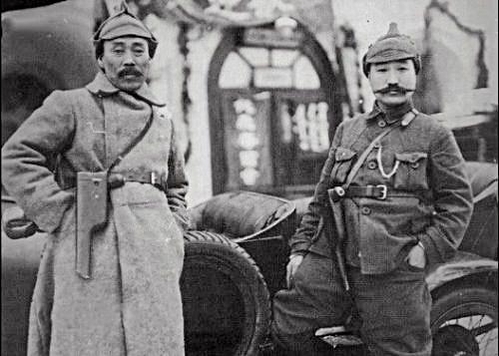 1922년 1월 모스크바 극동민족대회에 참석한 홍범도 장군(왼쪽)과 최진동 ⓒ천지일보 2023.02.15