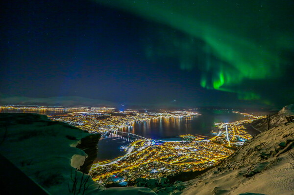 GS샵, 노르웨이 트롬쇠 야간 전경 및 오로라. (제공: GS리테일)