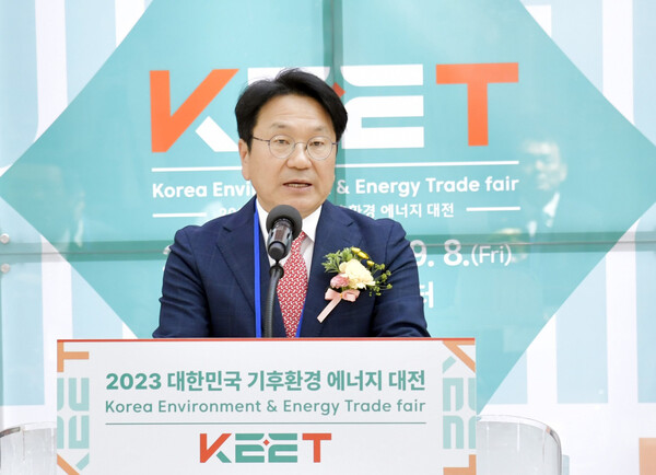 강기정 광주광역시장이 6일 오전 서구 김대중컨벤션센터에서 열린 2023 대한민국 기후환경 에너지 대전 ‘KEET 2023(2023 Korea Environment & Energy Trade Fair)’ 개막식에 참석해 환영사를 하고 있다. (제공: 광주광역시) ⓒ천지일보 2023.09.06.
