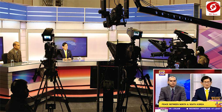 2014년 12월 11일 인도 최대 규모 국영방송국인 두르다르샨 켄드라 방송국에서이 만희 HWPL 대표가 DD NEWS에 출연해 생방송 인터뷰를 진행하고 있다. (제공:HWPL) ⓒ천지일보 2023.10.06.