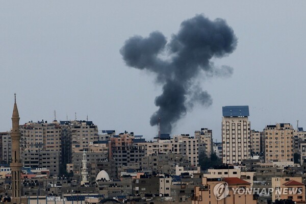 이스라엘의 반격공습받은 가자지구. (출처: 연합뉴스)