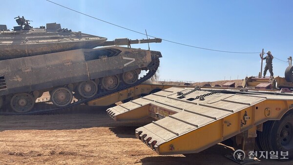 14일(현지시각) 가자지구 인근에서 이스라엘 육군이 공군의 대규모 폭격에 이어 가자지구를 향한 육상전을 준비하고 있다. (제공: 이스라엘 방어군-IDF) ⓒ천지일보 2023.10.15.