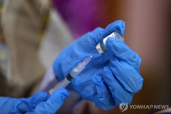 디프테리아 백신 접종 (출처: 연합뉴스)