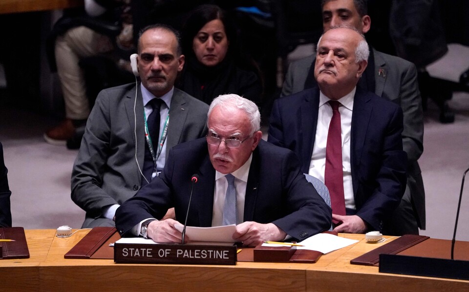 리야드 알말리키 팔레스타인 외무장관이 24일(현지시간) 미국 뉴욕 유엔본부에서 열린 유엔 안전보장이사회(안보리) 회의에 참석해 발언하고 있다. (EPA/연합뉴스) ⓒ천지일보 2023.10.25.