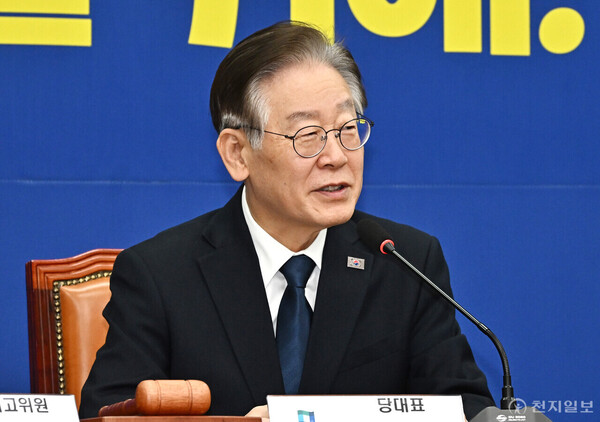 [천지일보=박준성 기자] 더불어민주당 이재명 대표가 23일 서울 여의도 국회에서 열린 최고위원회의에서 웃음을 보이고 있다. ⓒ천지일보 2023.10.23.