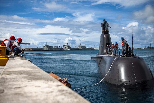 사진은 지난 달 28일 손원일급 잠수함 정지함이 사일런트 훈련 참가 차 미군 괌 해군기지에 입항하고 있는 모습. (해군 제공) ⓒ천지일보 2023.10.29.