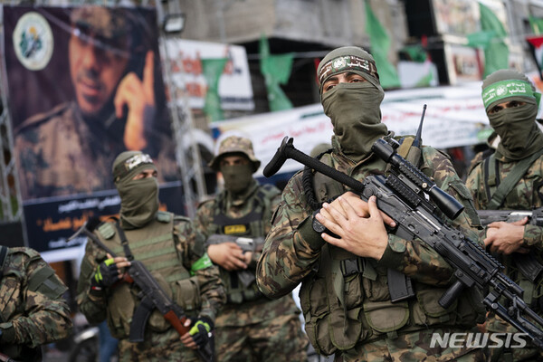 가자지구에서 팔레스타인 무장 정파 하마스 대원들. (출처: 뉴시스)