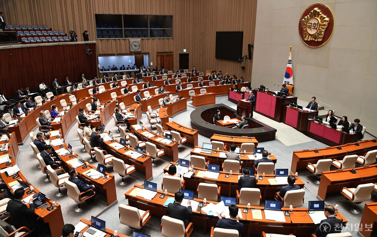 [천지일보=박준성 기자] 추경호 경제부총리 겸 기획재정부 장관이 3일 오전 서울 여의도 국회에서 열린 예산결산특별위원회 전체회의에서 2024년도 예산안 및 기금운용계획안에 대한 제안설명을 하고 있다. ⓒ천지일보 2023.11.03.
