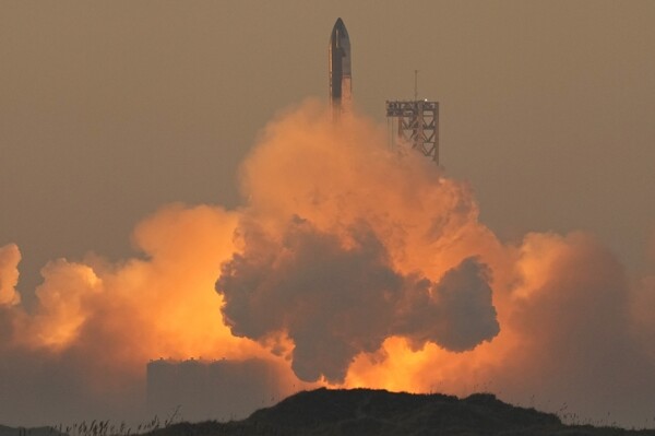 스페이스X가 18일(현지시간) 대형 우주선 ‘스타십(Starship)’의 두 번째 지구궤도 시험비행도 실패했다. (출처:AP/연합뉴스)