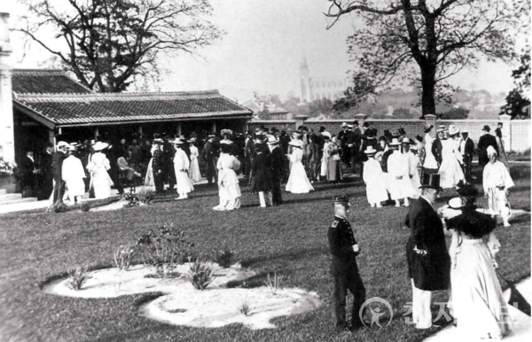 1904년 독일 순양함(SMS Geier)의 대한제국 입항을 기념해콘라드 폰 잘데른(Conrad von Saldern) 공사가 독일 공사관 정원에서 주관한 파티 (제공: 문화재청) ⓒ천지일보 2023.11.27.