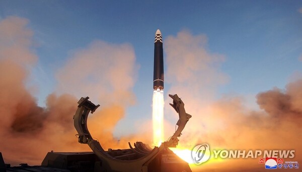 지난 3월 북한 ICBM '화성포-17'형 발사 모습. (출처: 연합뉴스)