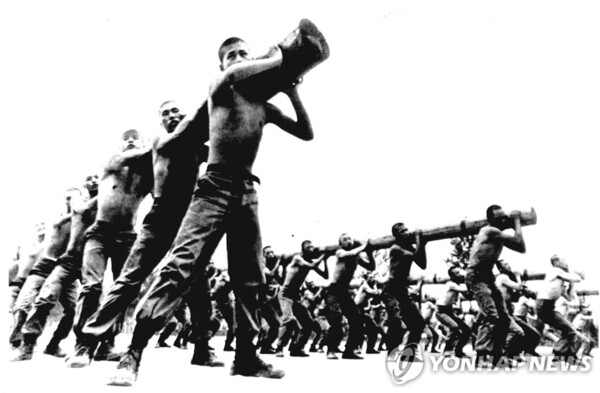 사회정화운동이라는 미명 아래 반인륜적 불법 기구인 삼청교육대를 만들어 범죄자 외에 무고한 시민까지도 수용해 인권유린을 자행했다.