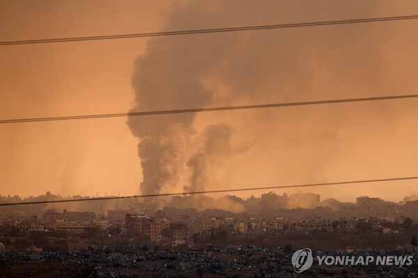 가자지구서 피어오르는 연기 (출처: 연합뉴스)