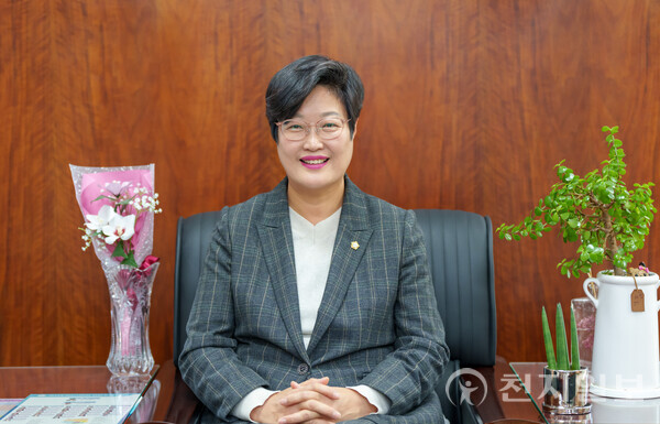 김희영 아산시의회 의장. (제공: 아산시의회) ⓒ천지일보 2023.12.29.