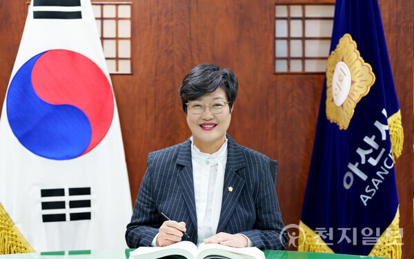 김희영 아산시의회 의장. (제공: 아산시의회) ⓒ천지일보 2023.12.31.