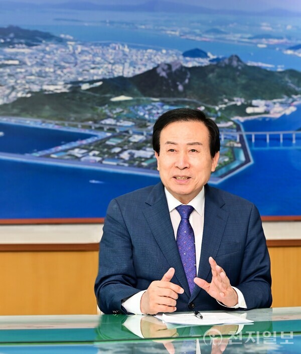 박홍률 목포시장이 2024년에는 청년의 일자리 창출로 젊은 경제도시를 이룩해 나가겠다고 밝혔다. (제공: 목포시) ⓒ천지일보 2023.12.31.
