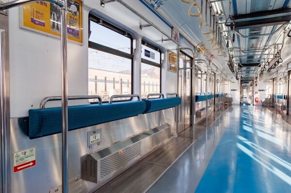 객실 의자 없는 열차 모습. (제공: 서울교통공사)