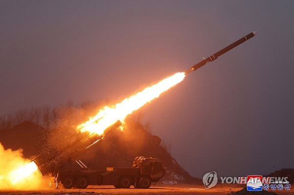 북한이 지난 30일 조선 서해상에서 전략순항미사일 '화살-2형' 발사 훈련을 진행했다고 조선중앙통신이 31일 보도했다. 2024.1.31 (출처: 연합뉴스)