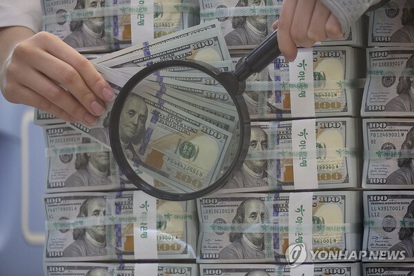 달러강세 등에 외환보유액 석달만에 줄어…1월 44억달러↓(출처: 연합뉴스)