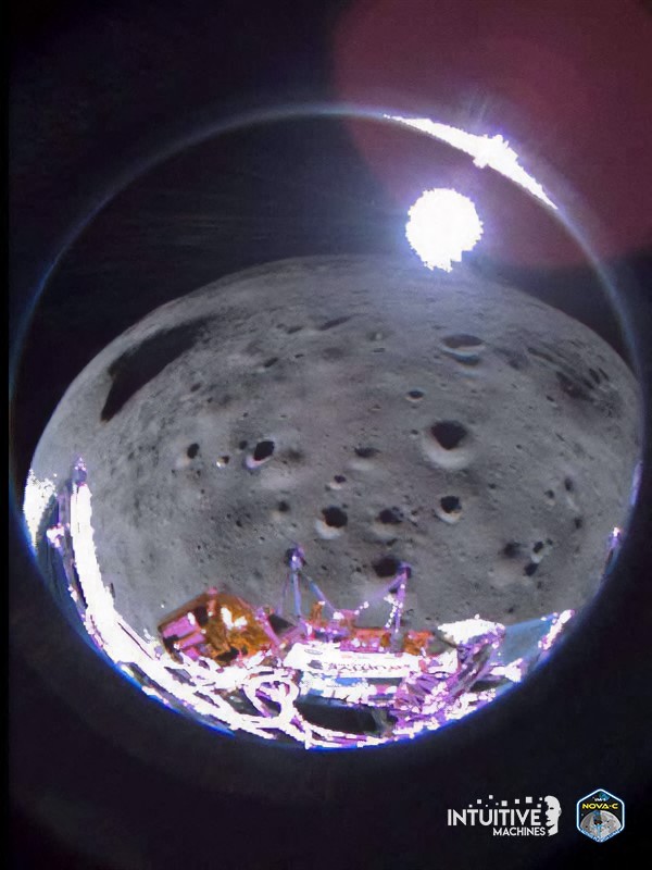 인튜이티브 머신스가 공개한 오디세우스의 달 착륙 직전 촬영 이미지 (출처: 연합뉴스)