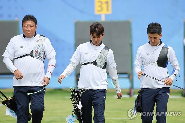 오진혁(왼쪽부터), 이우석, 김제덕. (출처: 연합뉴스 자료사진)