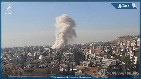 이스라엘의 시리아 다마스쿠스 폭격. (출처: 로이터/Sham FM 연합뉴스)