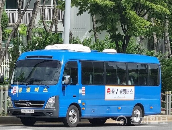  인천 중구는 이달 25일부터 영종국제도시 ‘공영버스’ 노선을 전면 개편한다고 밝혔다.