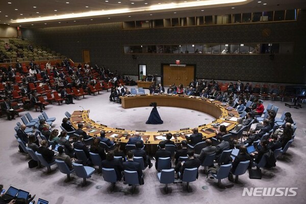 유엔 안전보장이사회가 라마단 기간 중 가자지구 휴전을 촉구하는 결의안을 25일(현지시간) 채택했다. 사진은 지난 22일 회의를 진행하는 안보리 모습. (출처: 뉴욕=AP/뉴시스)