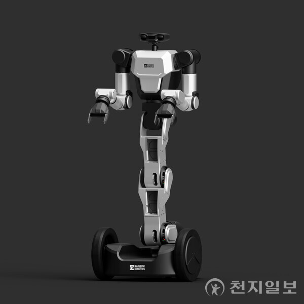 레인보우로보틱스가 ‘2024 스마트공장 자동화산업전’에서 최초로 공개한 이동형 양팔로봇. (제공: 레인보우로보틱스) ⓒ천지일보 2024.03.27.