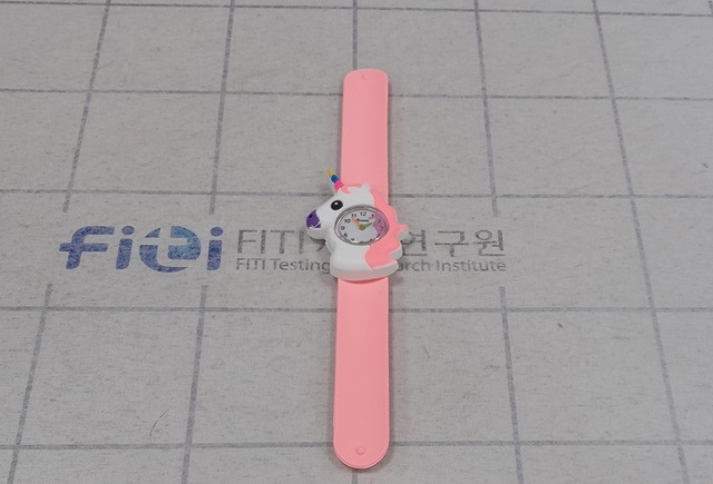 기준치 대비 5배 초과한 DEHP가 검출된 어린이용 시계. (서울시) 2024.05.16.