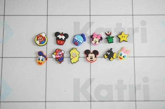 기준치가 넘는 프탈레이트계 가소제가 검출된 어린이 신발 장식품. (서울시) 2024.05.16.