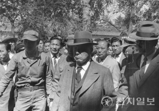 경무대에서 물러나오는 이승만 대통령 ⓒ천지일보 2024.08.07.