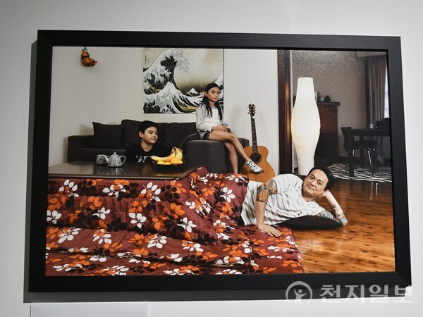 [천지일보 청주=김흥순 기자] Zone 5 국제 사진전이 열리는 청주 예술곳간이 27일 ‘새로운 가정: Identity and Belonging - Naoto Ijichi’을 전시하고 있다. ⓒ천지일보 2024.08.27.