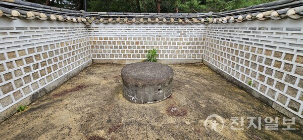 제정과 내부다. 제정은 산릉 제례에 사용할 물은 긷는 우물이다. 영월의 단종 장릉에도 ‘영천’이라는 제정이 있다.(제공: 이의준 왕릉답사가) ⓒ천지일보 2024.09.08.