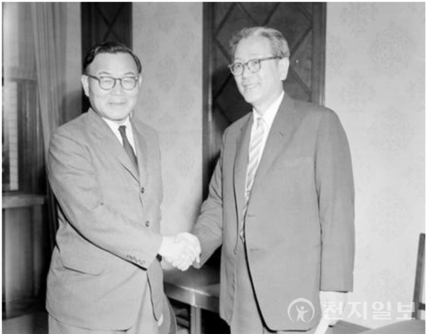 제2공화국 대통령 윤보선(좌)과 국무총리 장면 ⓒ천지일보 2024.10.13.