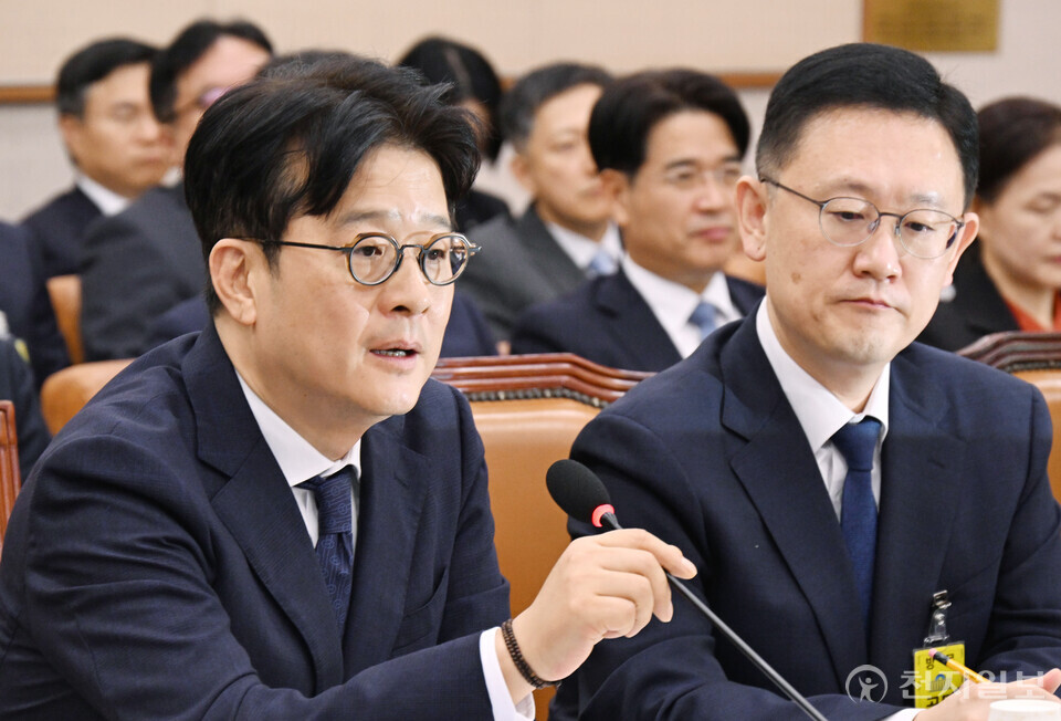 [천지일보=박준성 기자] 이창수 서울중앙지검장이 18일 서울 여의도 국회에서 열린 법제사법위원회의 서울고등검찰청, 서울중앙지방검찰청 등에 대한 국정감사서 의원 질문에 답변하고 있다. ⓒ천지일보 2024.10.18.