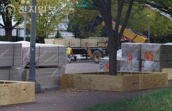 ⓒ천지일보 2024.10.18. Crews began work on October 1 and ramped up construction this week outside the White House