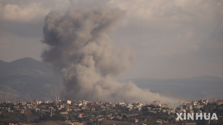 17일(현지시간)레바논 키암에서 이스라엘 공습으로 인해 연기가 발생했다. (출처: 뉴시스)