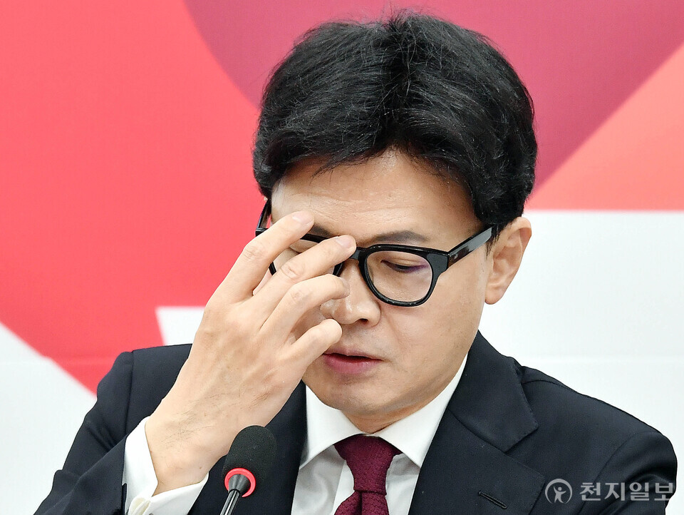 [천지일보=박준성 기자] 국민의힘 한동훈 대표가 17일 서울 여의도 국회에서 열린 최고위원회의에서 생각에 잠겨 있다. ⓒ천지일보 2024.10.17.