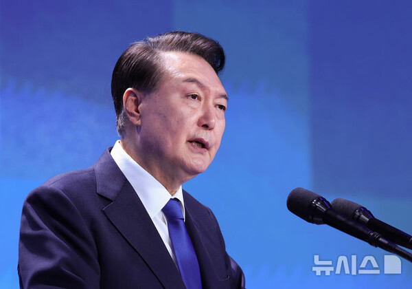 윤석열 대통령이 21일 서울 서대문구 경찰청에서 열린 제79주년 경찰의날 기념식에서 축사를 하고 있다. (출처: 뉴시스)